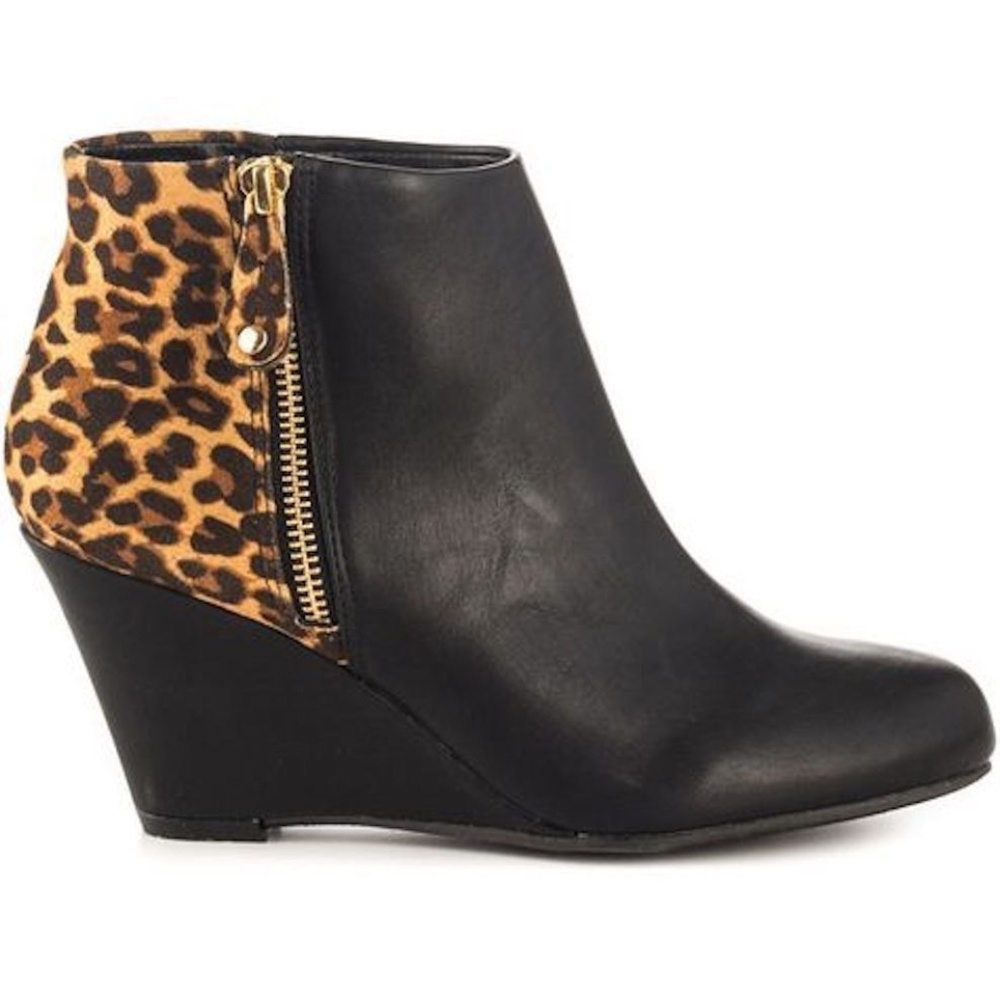 Report Women's Gabrela Leopard Boots